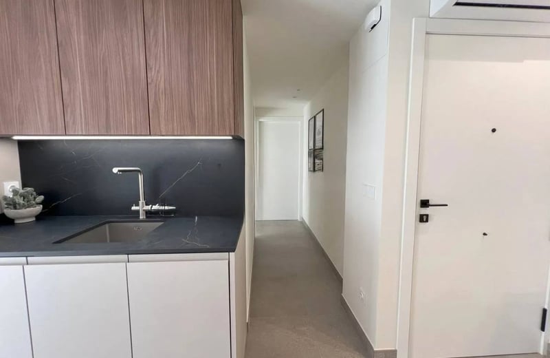 Location longue durée d’un appartement moderne de 2 pièces, 70 m², à Elche, Espagne